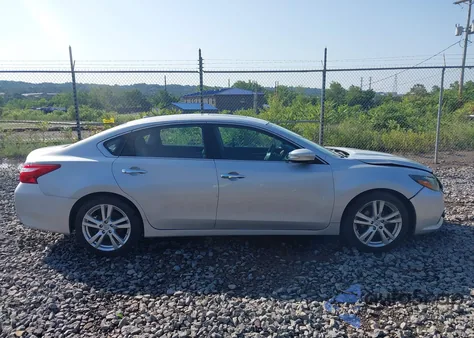 2017 Nissan Altima 3.5 Sl from USA, damaged, VIN 1N4BL3AP8HC166344